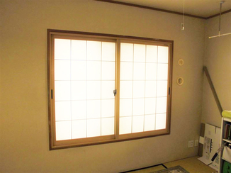 エクステリアリフォーム 和室にも合う障子柄の内窓が遮熱・防音効果を発揮！
